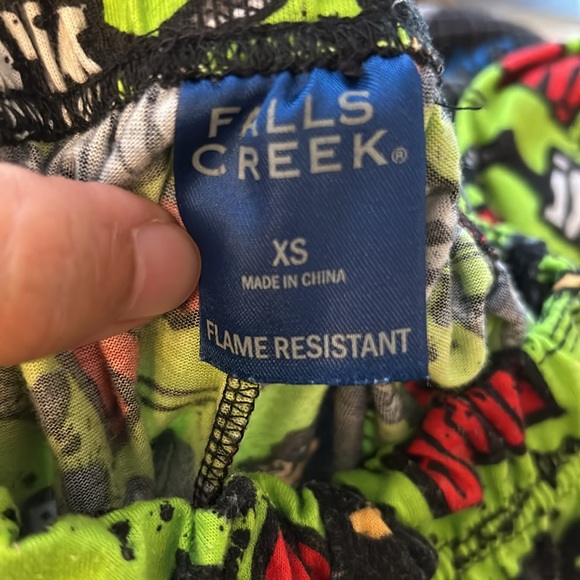 Two pieces boys pyjamas pants age 4-5 - Picture 5 of 6